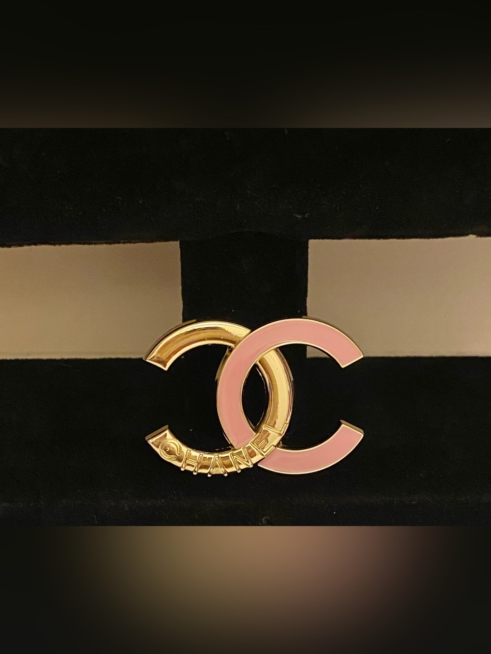 Fashion Jewelry Pink and Gold Interlocking Logo CC Luxury Brooch
